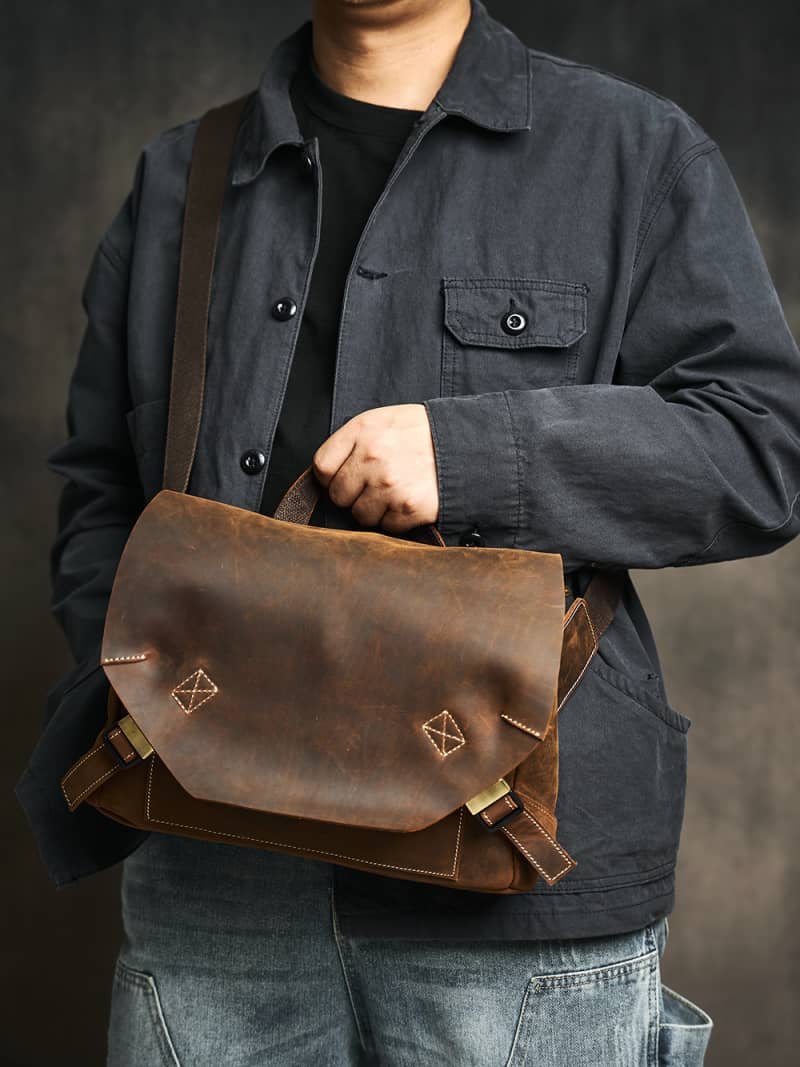 Vintage Leather Laptop Messenger Bag 4 Vintage Leather Laptop Messenger Bag - Image 4